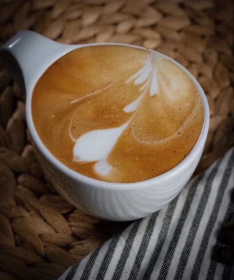 Cappuccino med hjärta i mjölkskummet